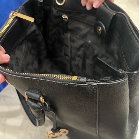 Black Michael Kors bag - Picture 2 of 2